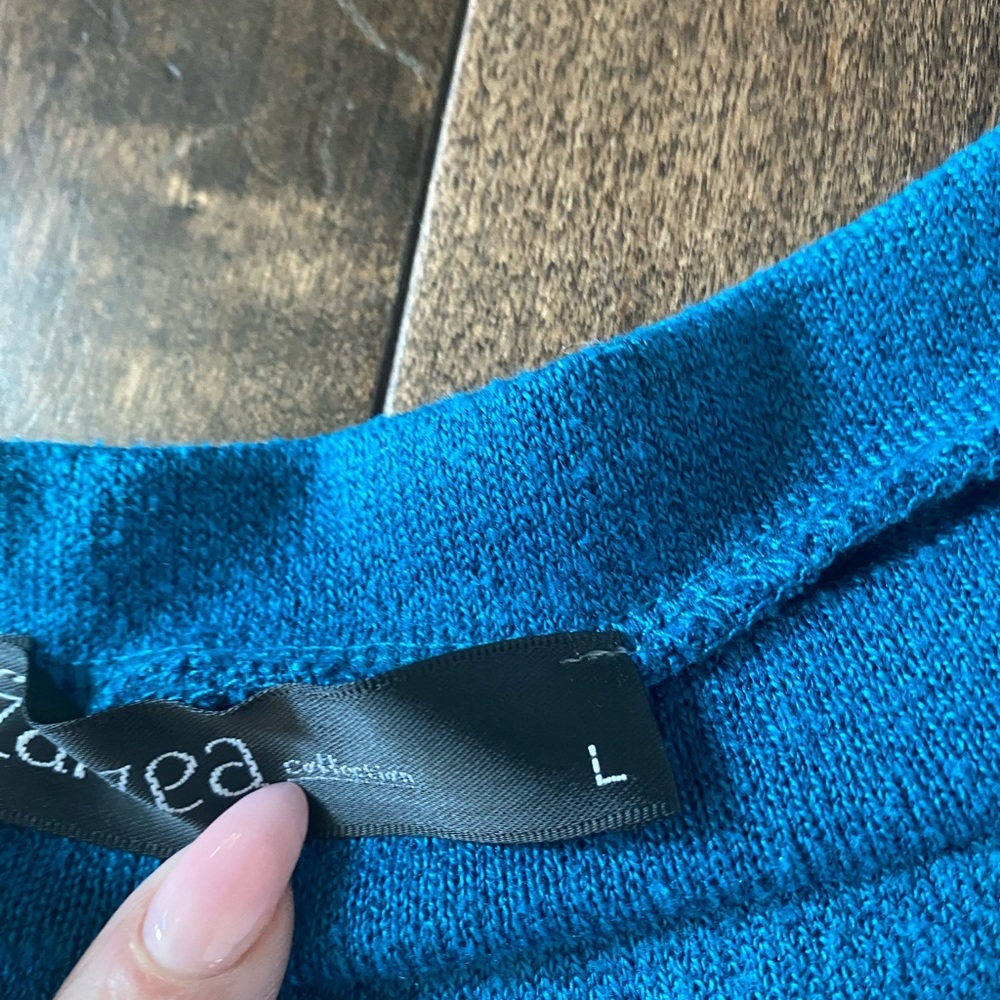 Women’s Large Blue Oversized Top - Picture 3 of 5